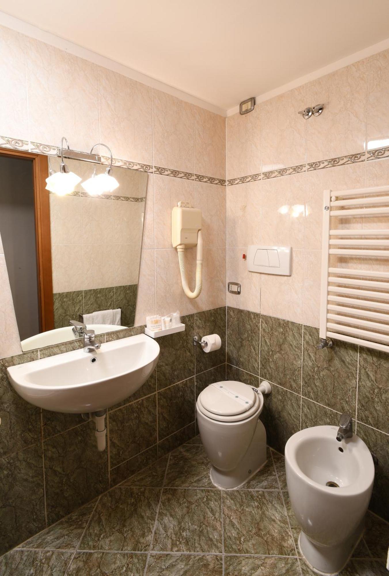 Hotel Cavour Rapallo Buitenkant foto