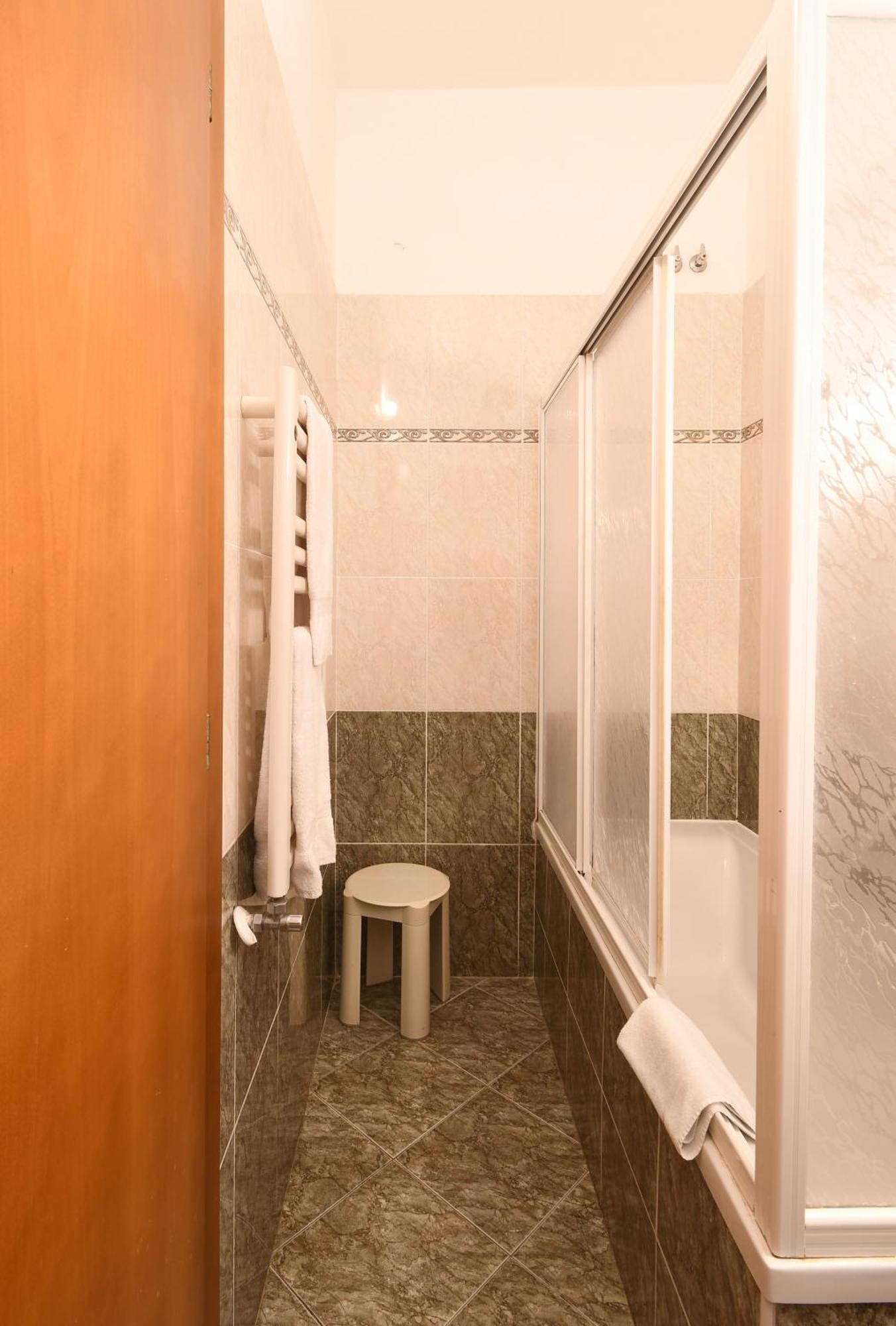 Hotel Cavour Rapallo Buitenkant foto