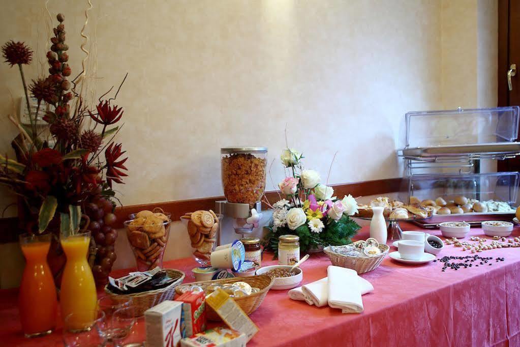 Hotel Cavour Rapallo Buitenkant foto